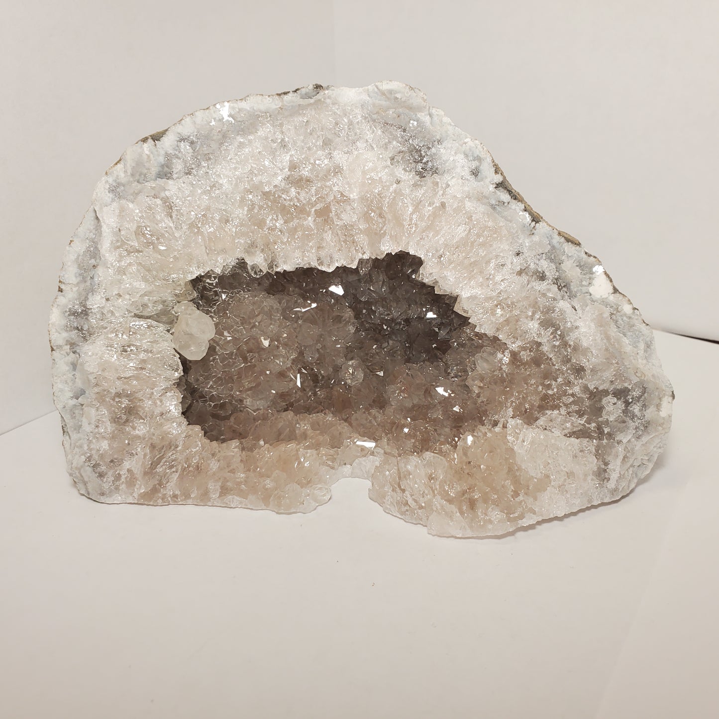 CUT TO STAND FABULOUS KEOKUK GEODE