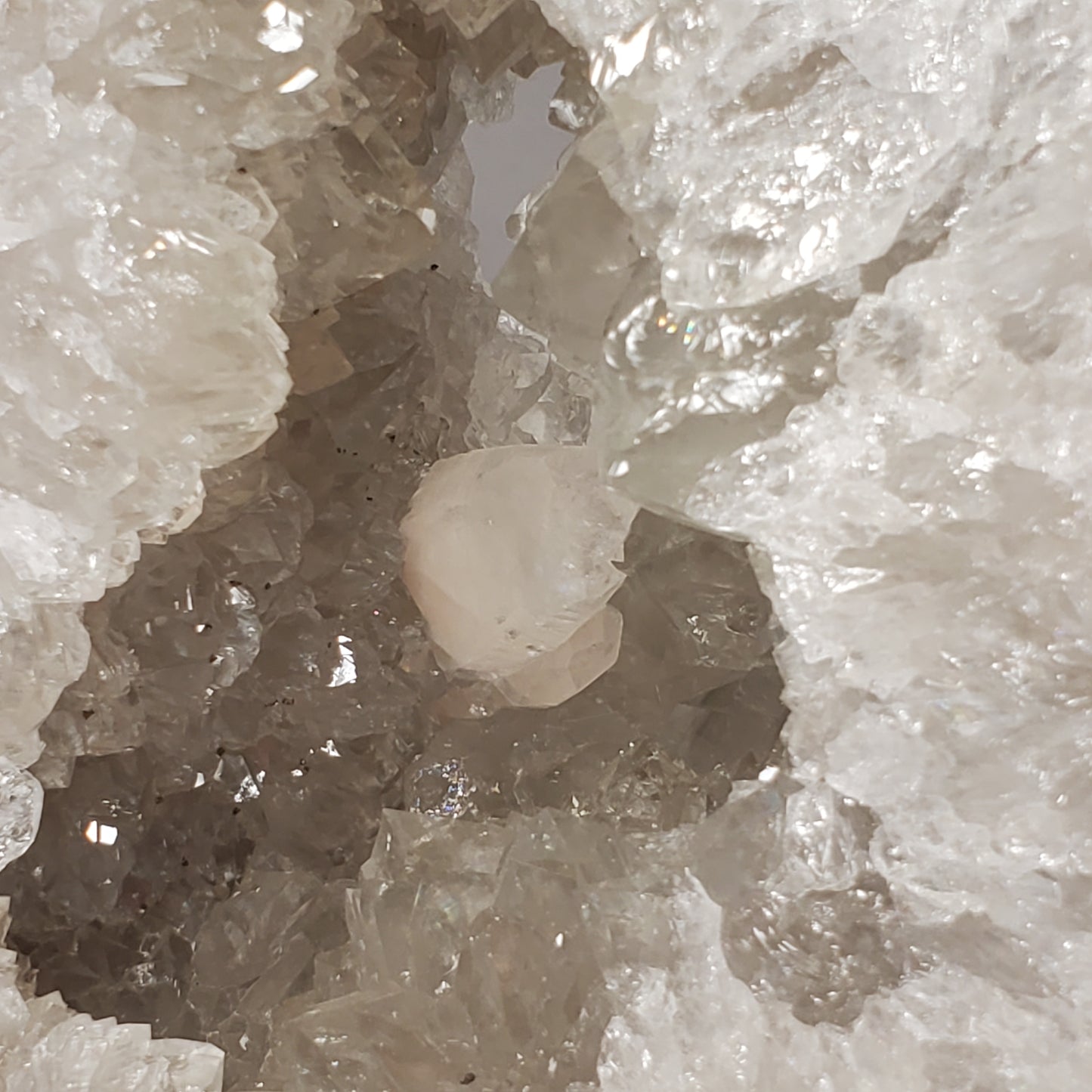 CUT TO STAND "WINDOW SILL" FABULOUS KEOKUK GEODE