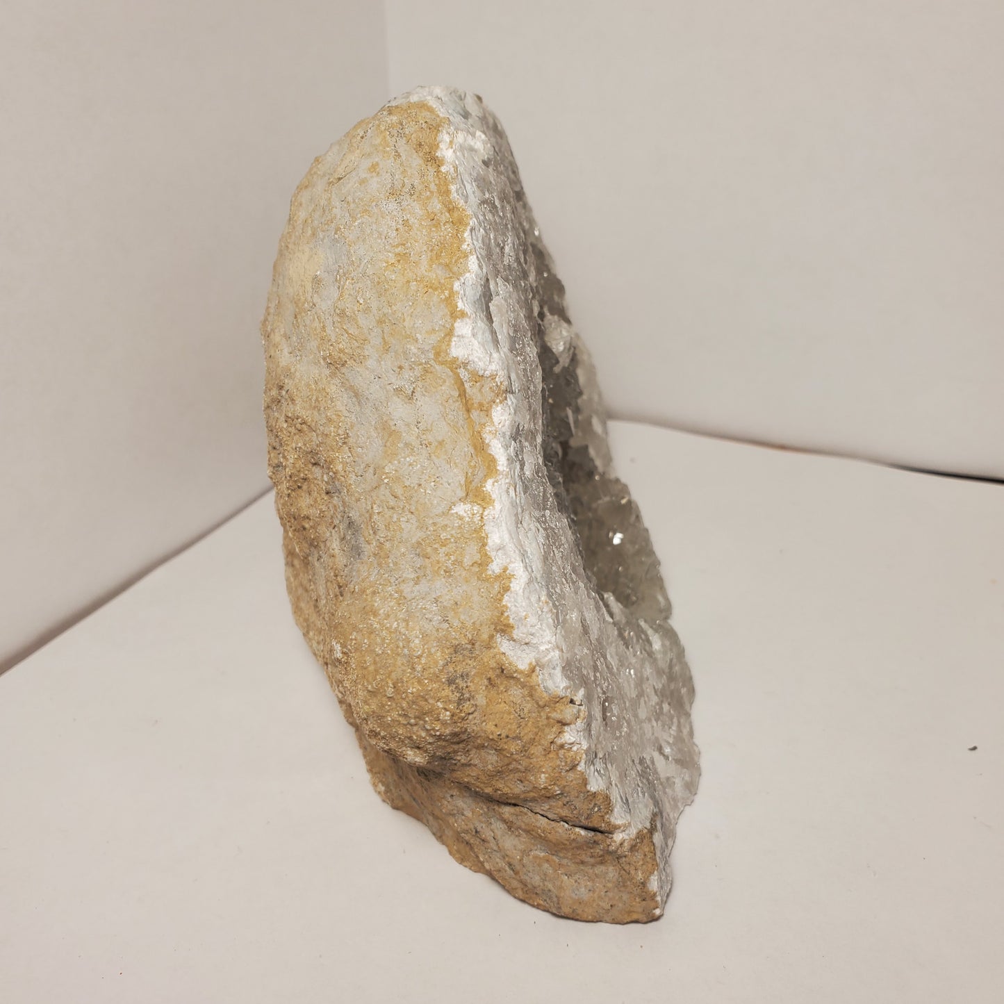 CUT TO STAND FABULOUS KEOKUK GEODE