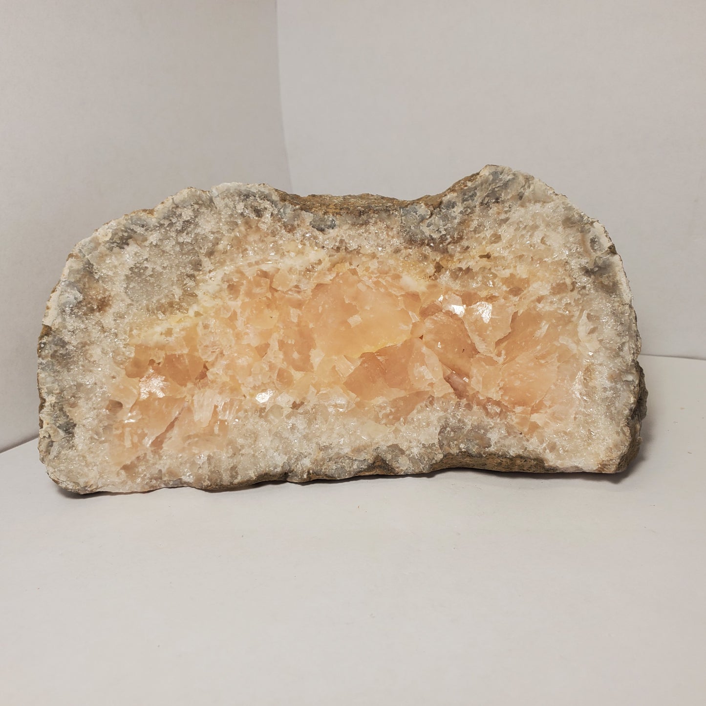 CUT TO STAND FABULOUS KEOKUK GEODE