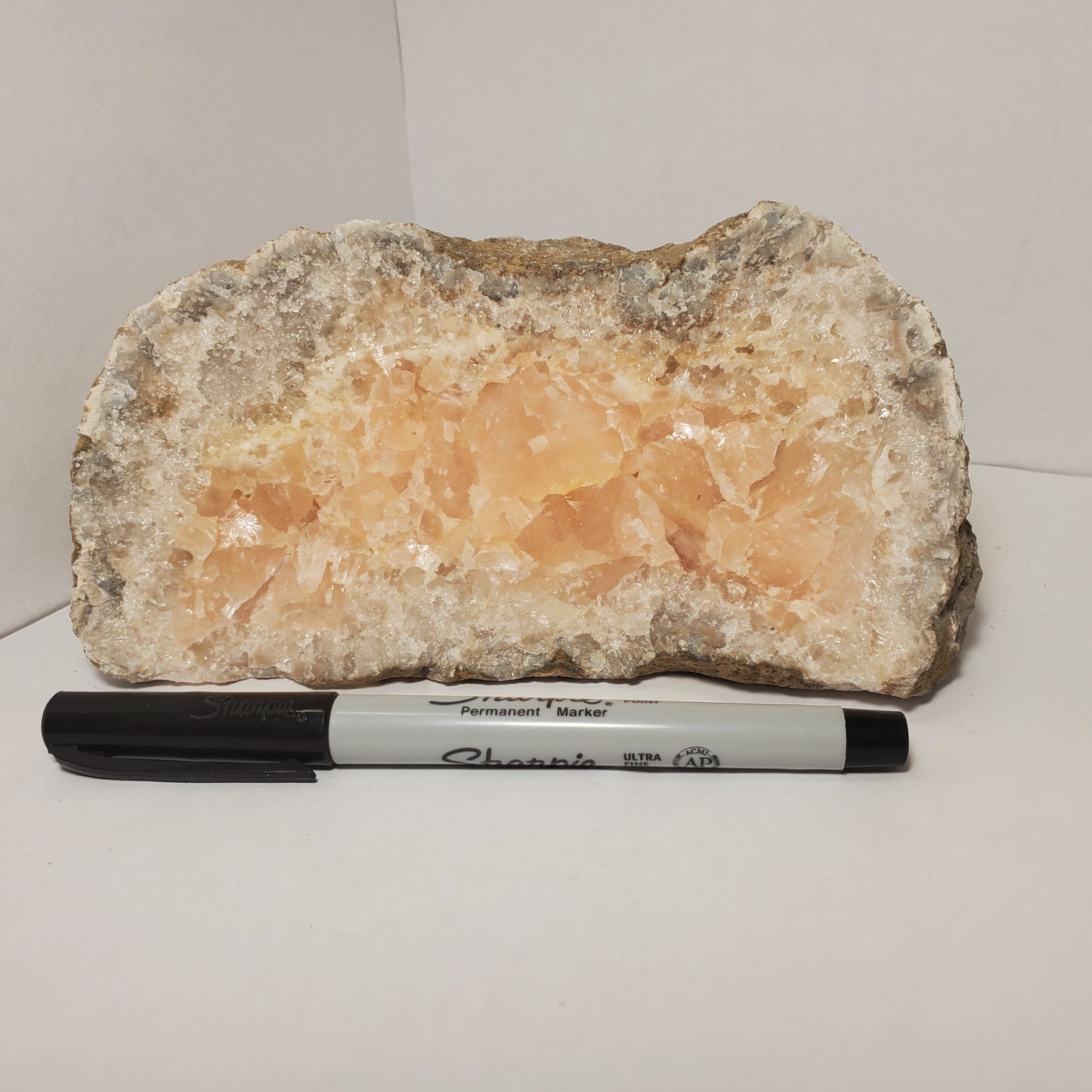 CUT TO STAND FABULOUS KEOKUK GEODE