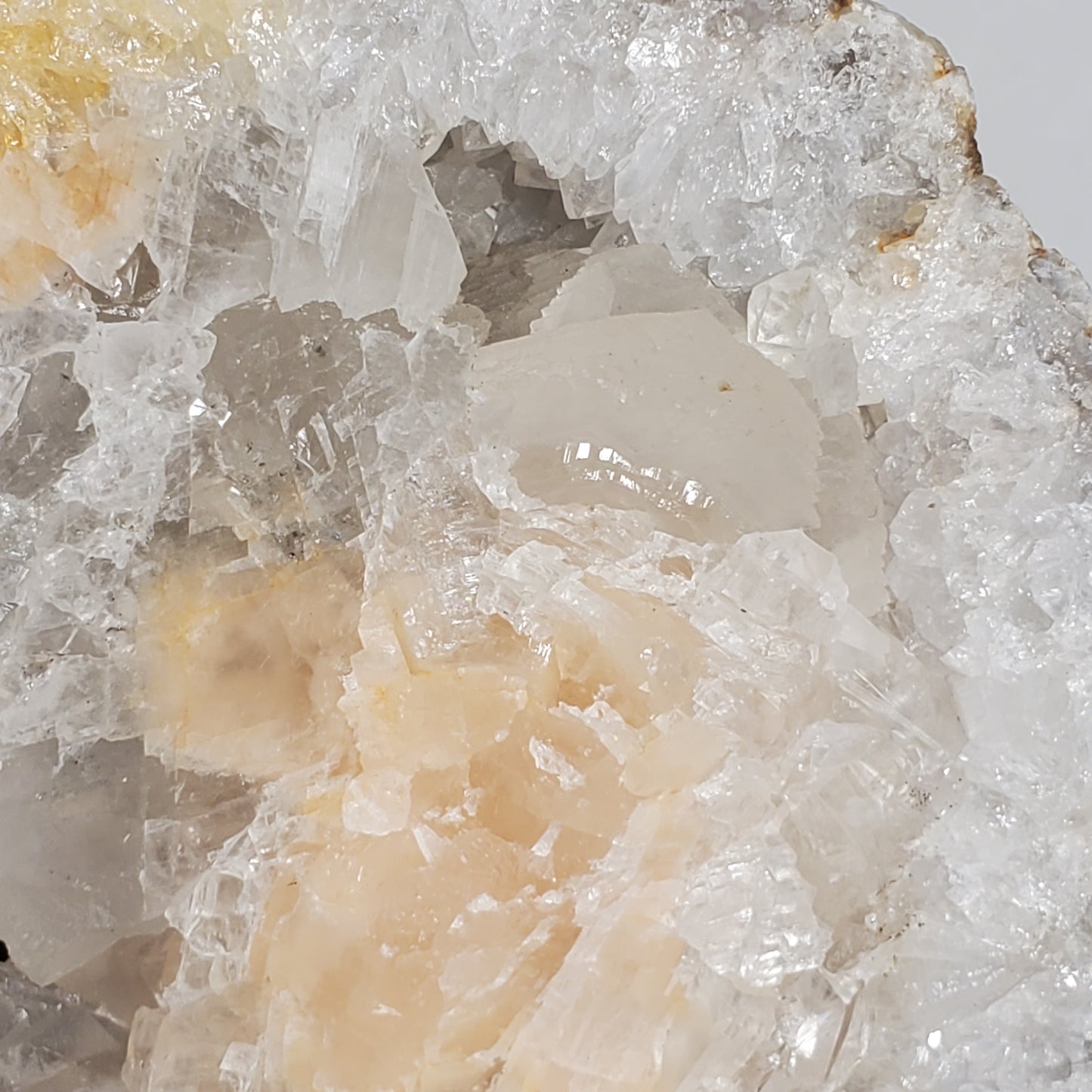 CUT TO STAND FABULOUS KEOKUK GEODE