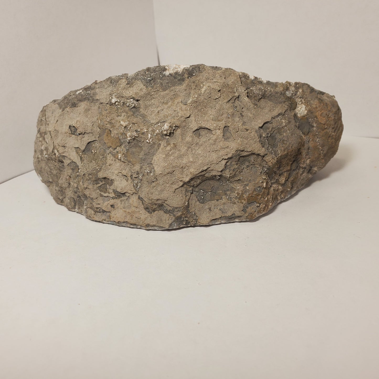 CUT TO STAND FABULOUS KEOKUK GEODE