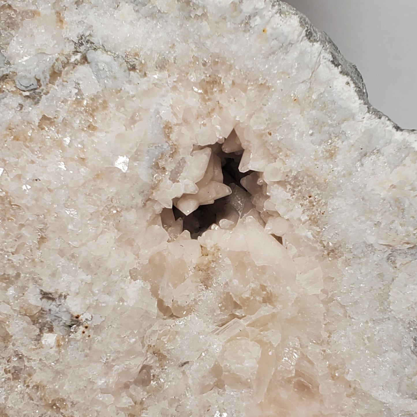 CUT TO STAND DOUBLE FABULOUS KEOKUK GEODE