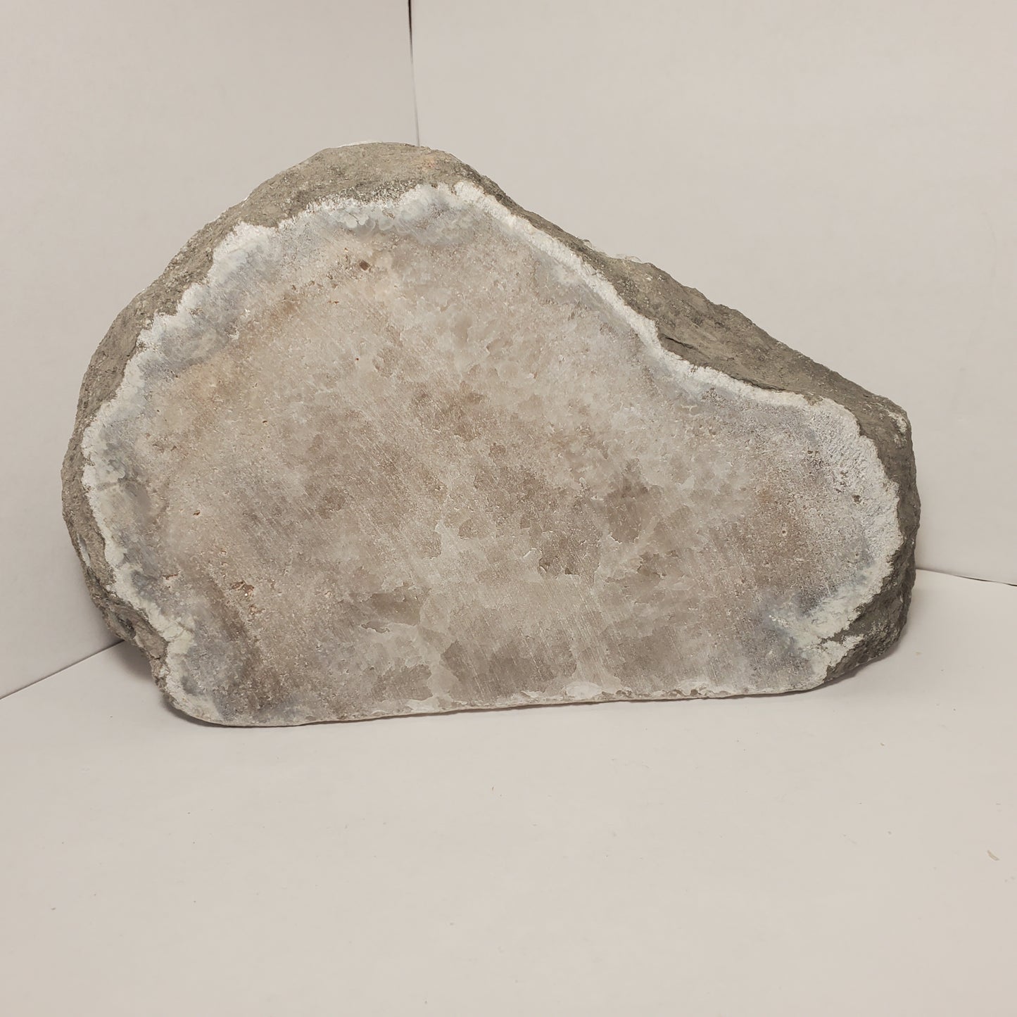 CUT TO STAND FABULOUS KEOKUK GEODE