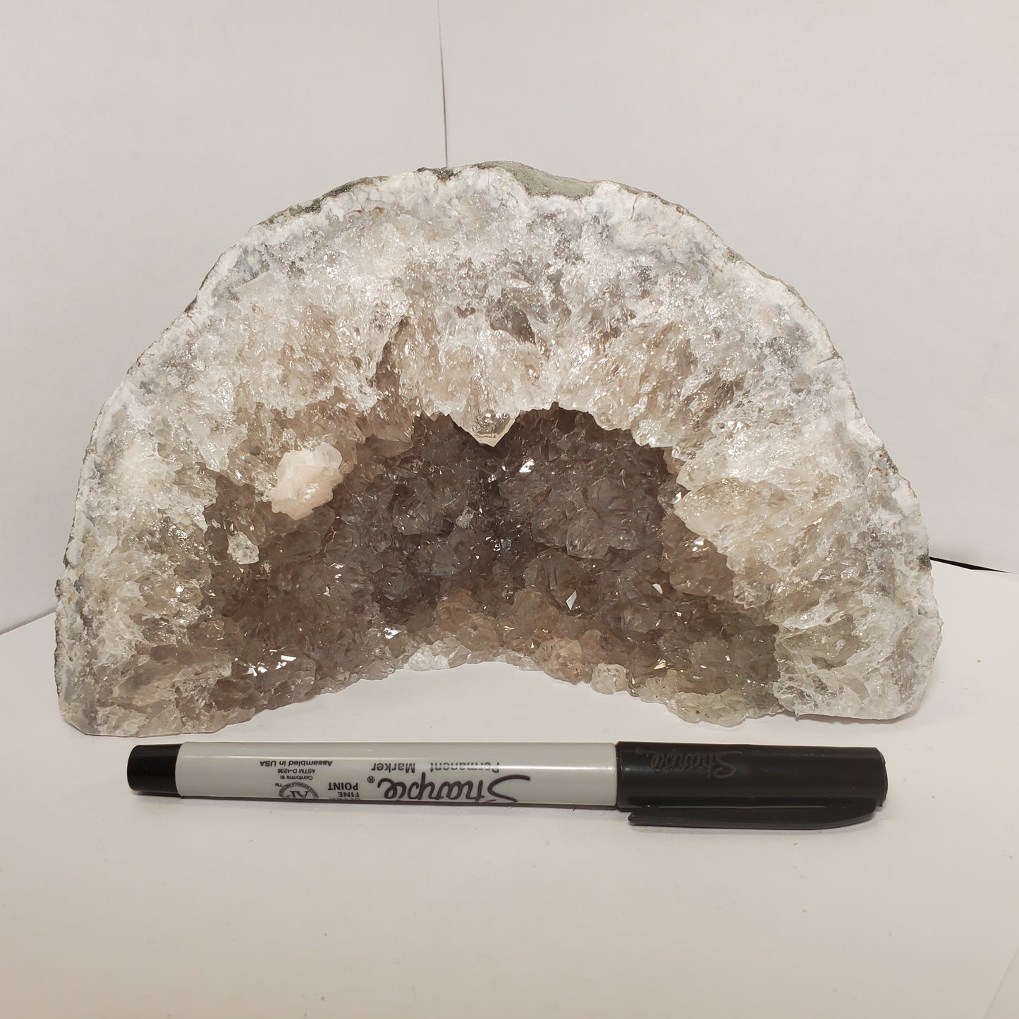CUT TO STAND FABULOUS KEOKUK GEODE