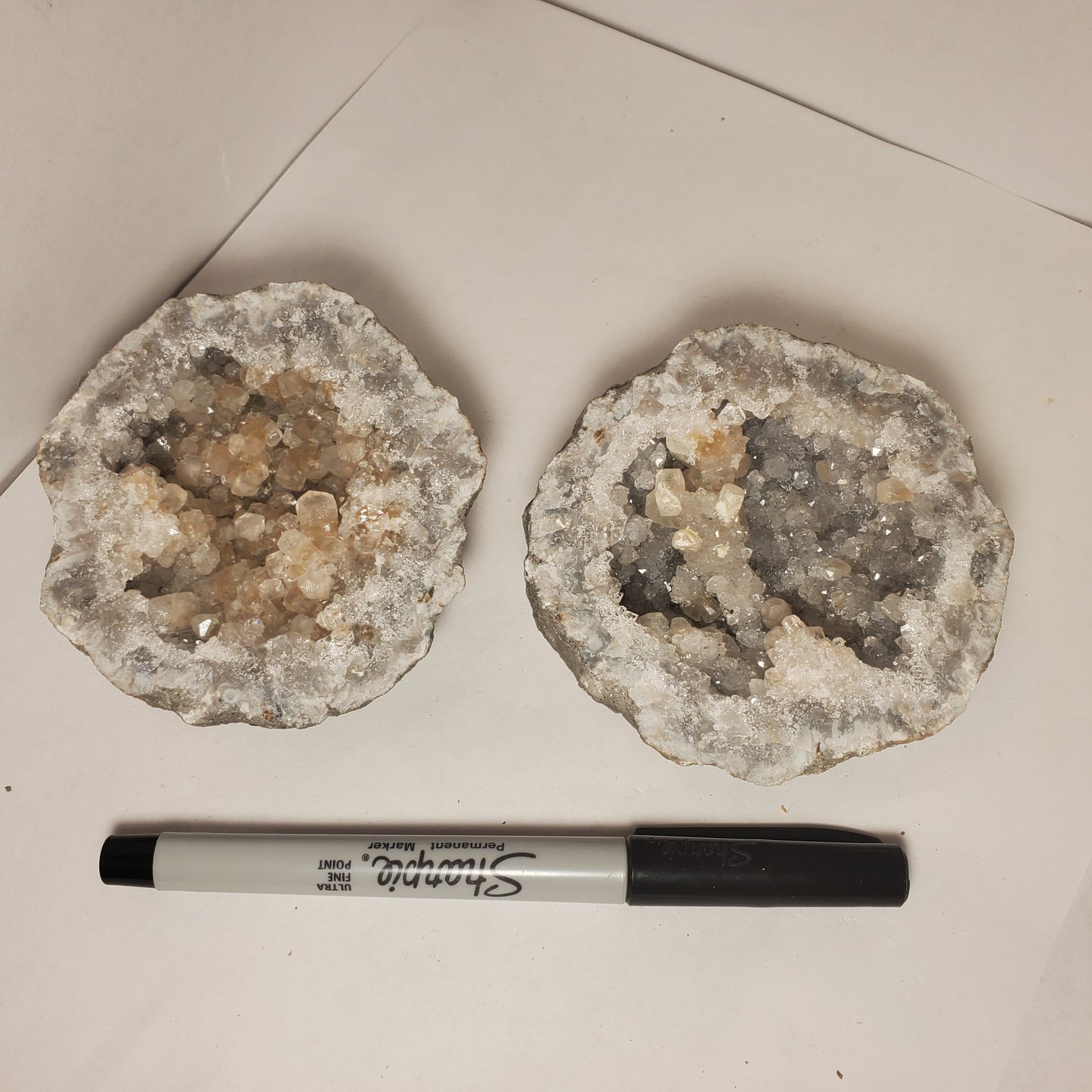 FABULOUS KEOKUK GEODE SET FULL OF CALCITE
