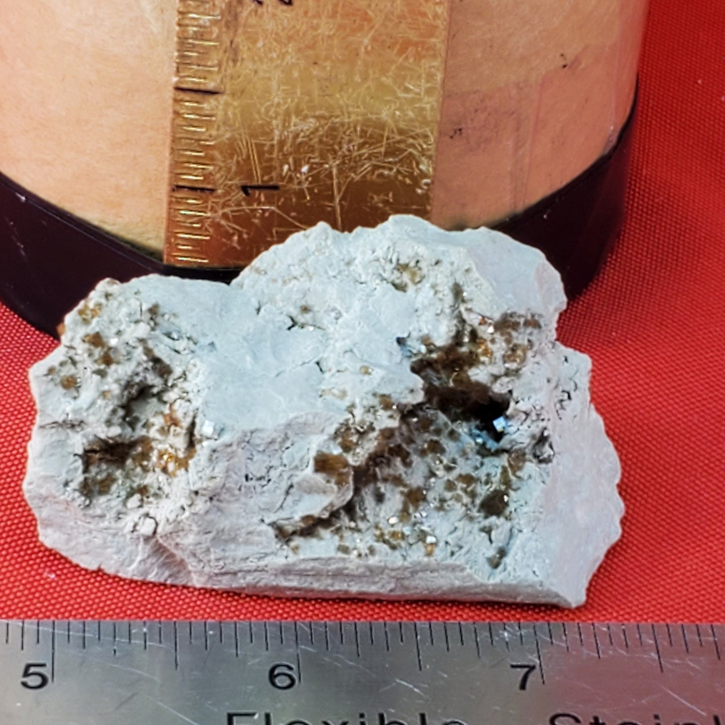 UV reactive Ohio brown fluorite