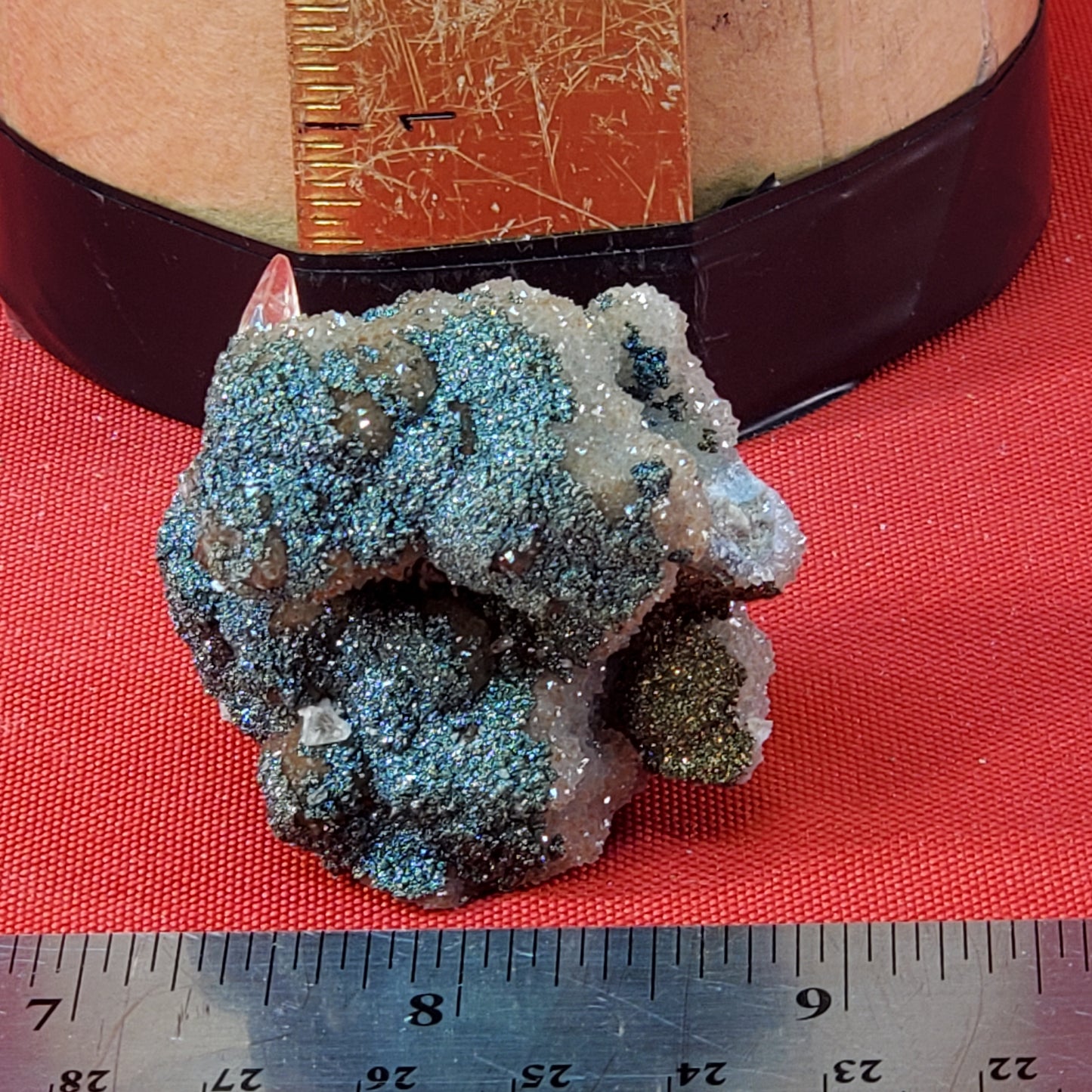 Chalcopyrite and dogtooth calcite on druzy quartz