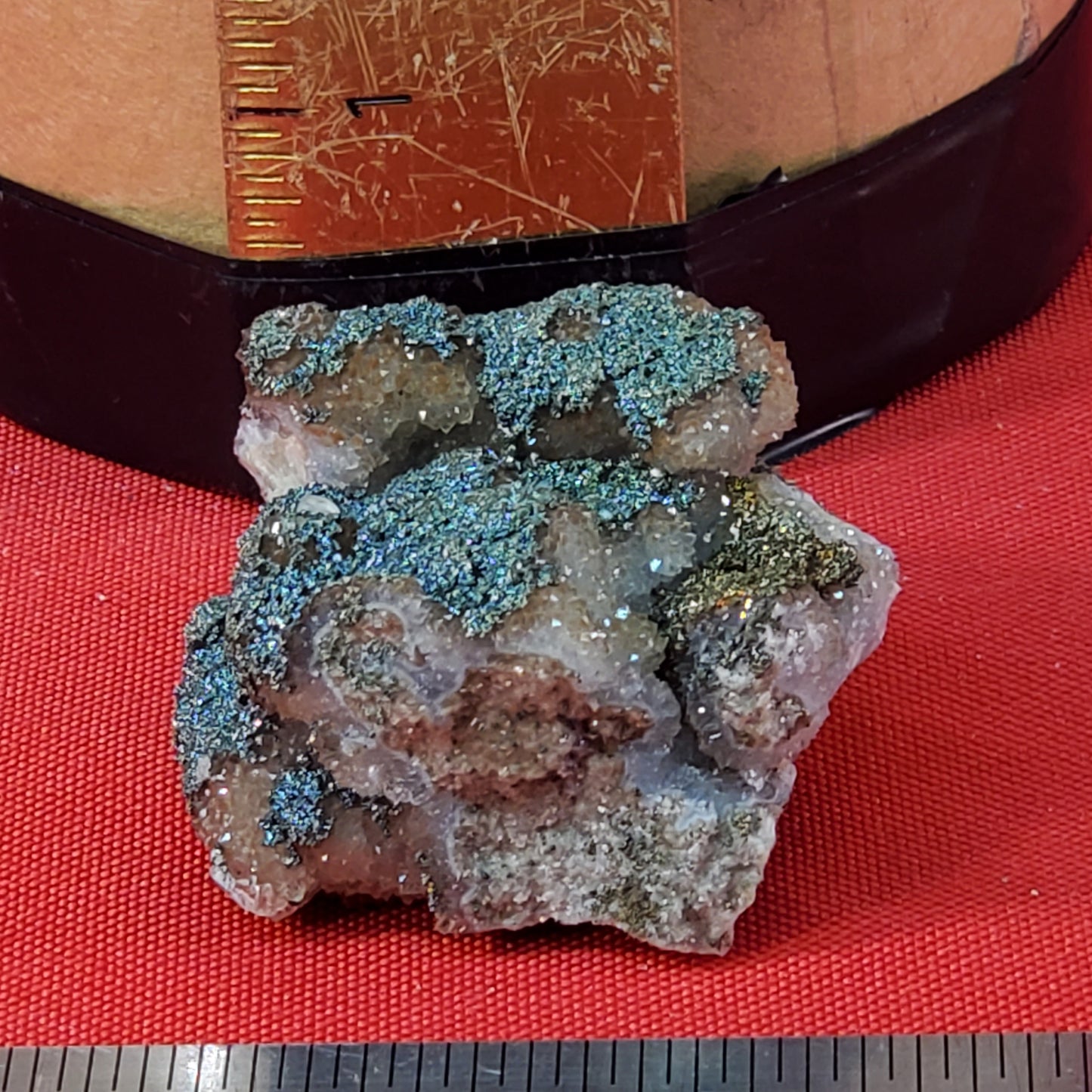 Chalcopyrite and dogtooth calcite on druzy quartz