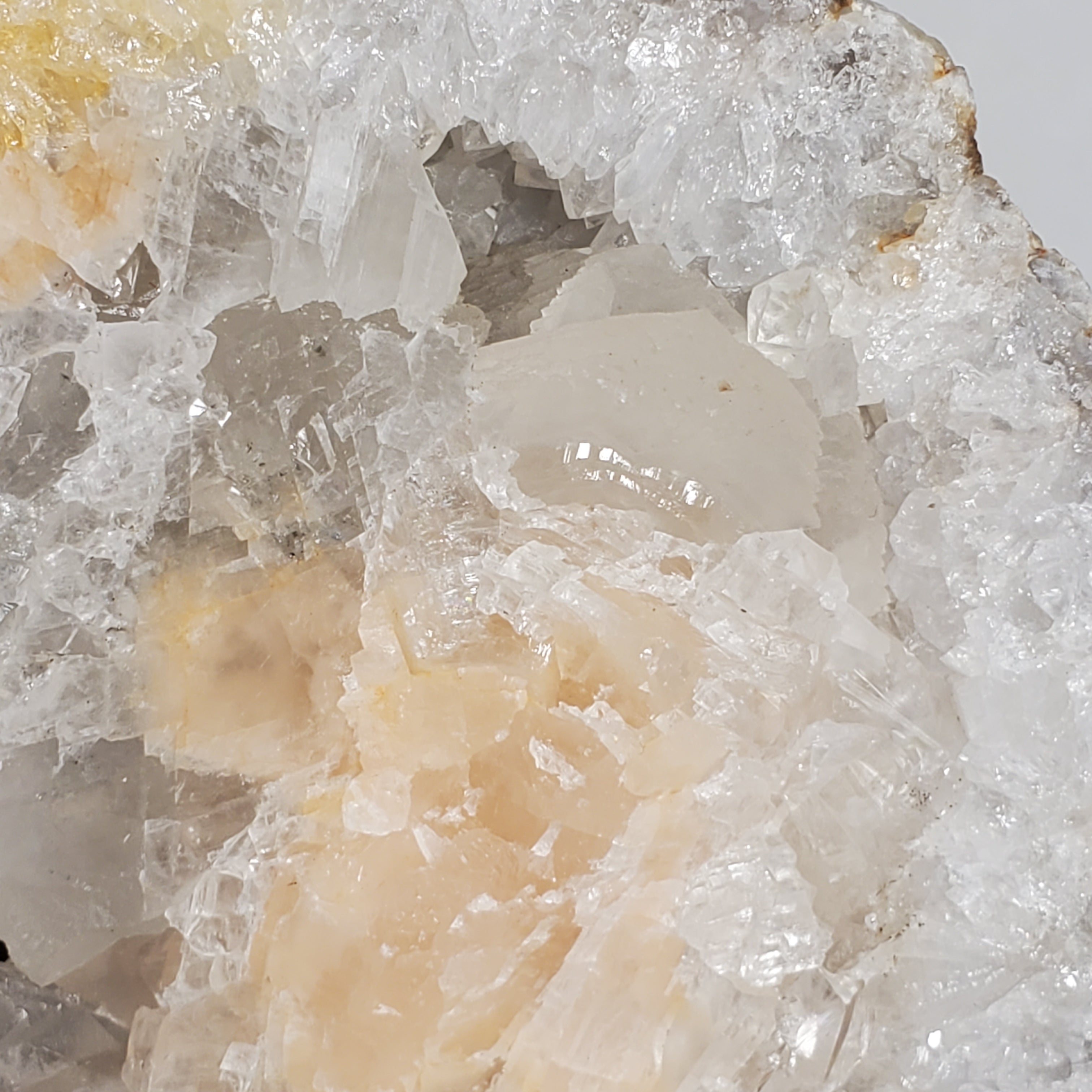 CUT TO STAND FABULOUS KEOKUK GEODE