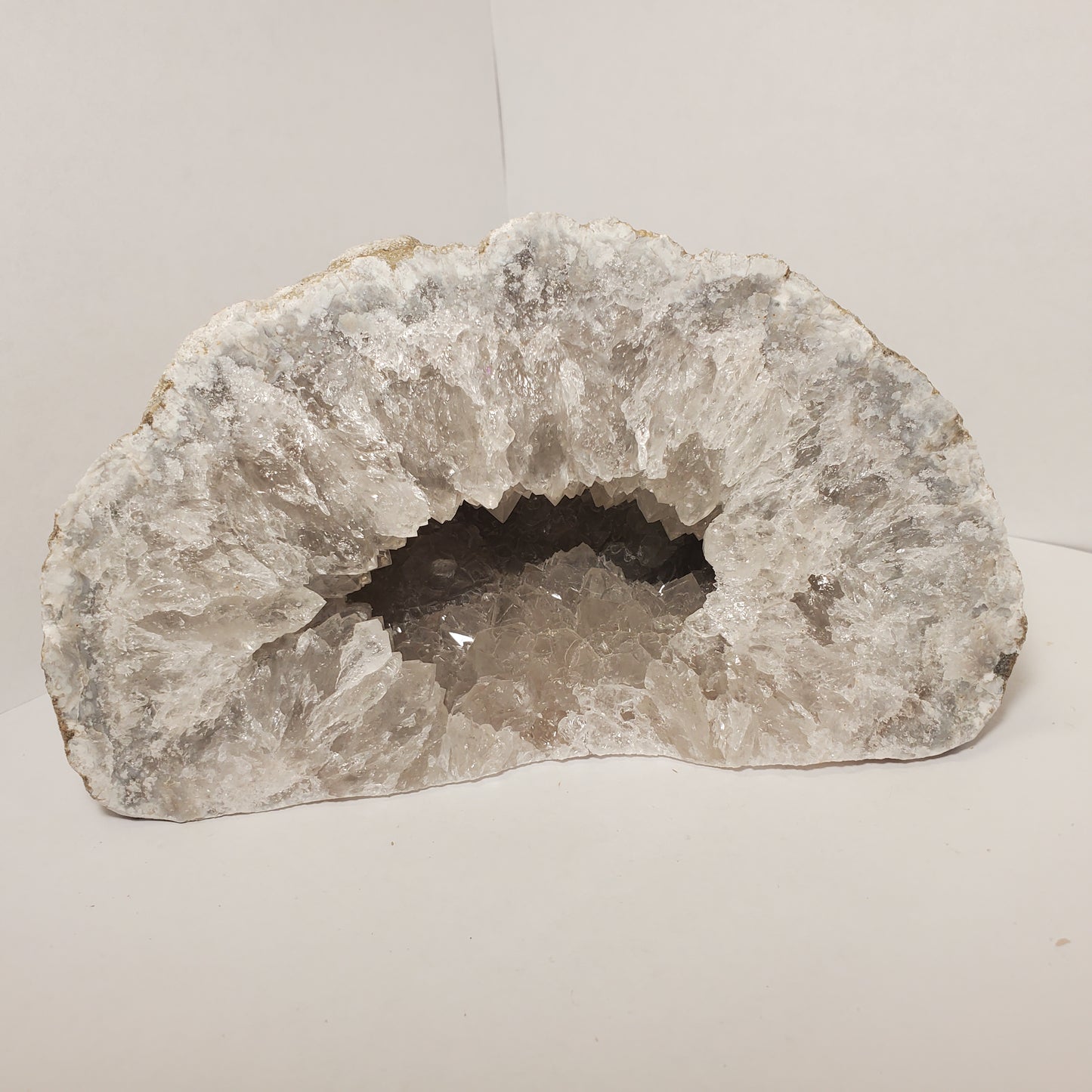 CUT TO STAND FABULOUS KEOKUK GEODE