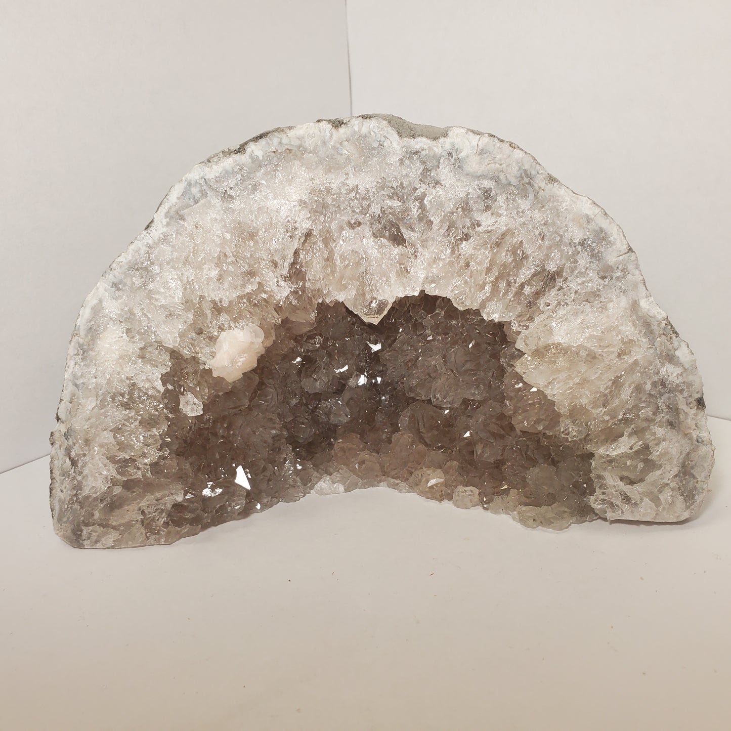 CUT TO STAND FABULOUS KEOKUK GEODE