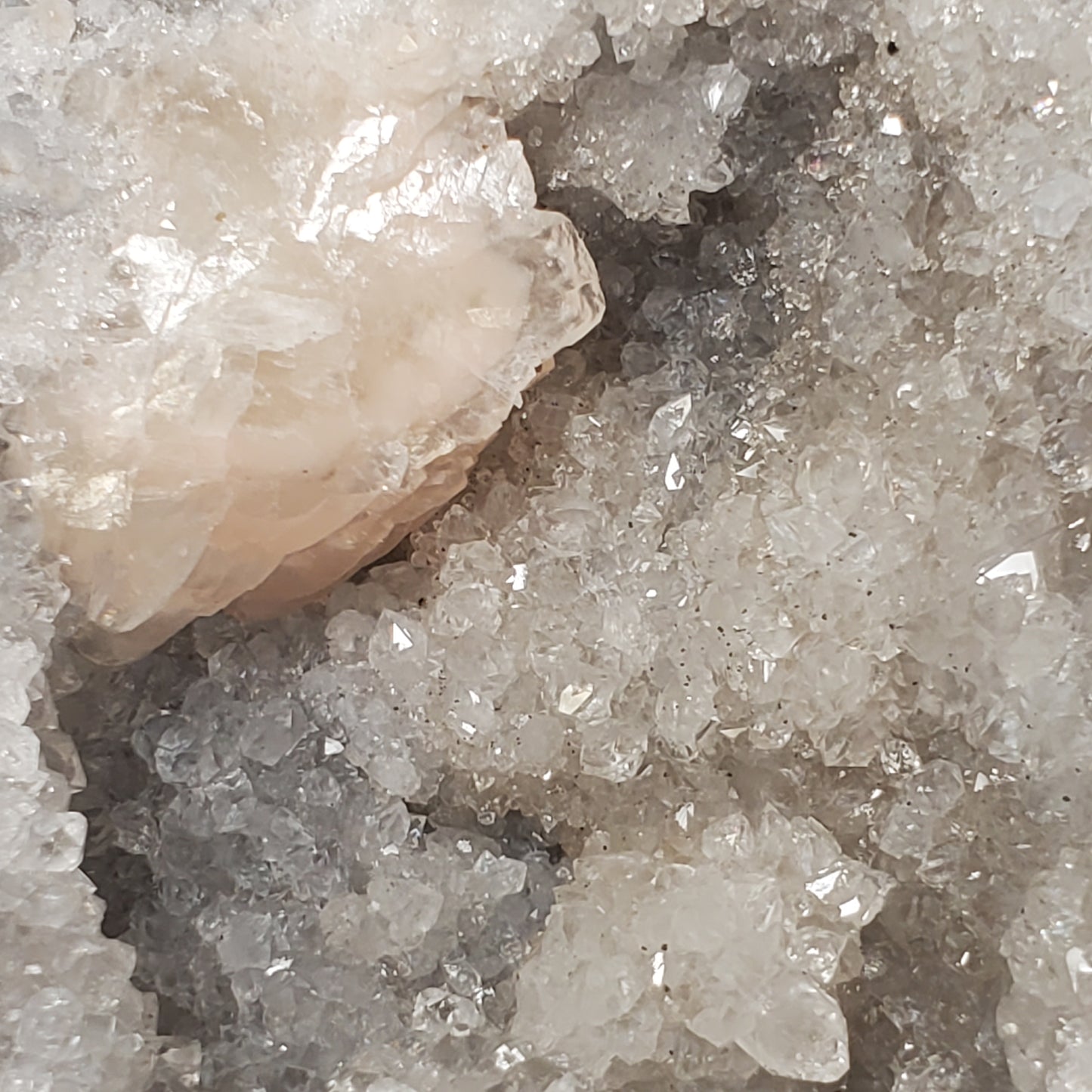 FABULOUS KEOKUK GEODE HALF