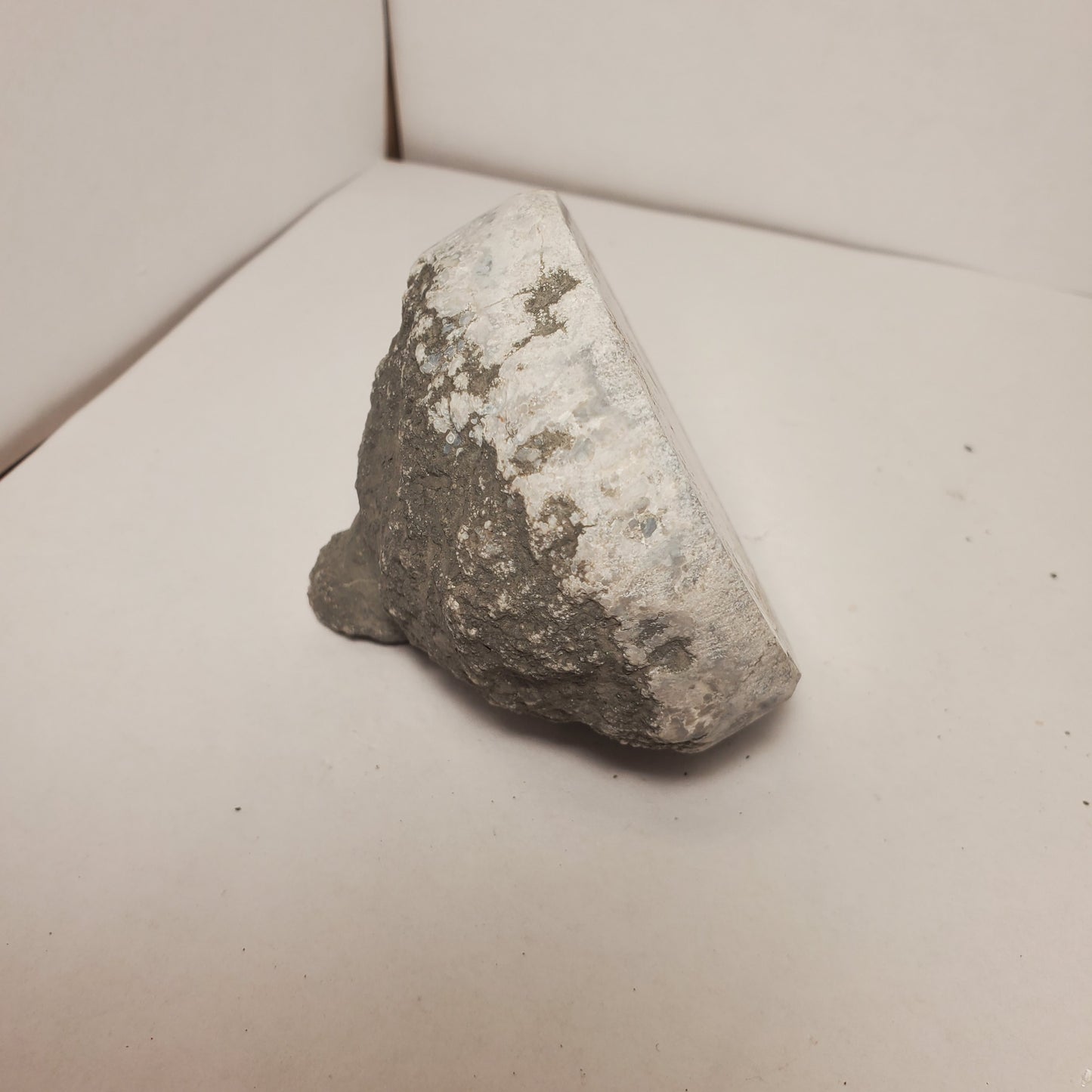 BROWN CALCITE POLISHED FABULOUS KEOKUK GEODE HALF