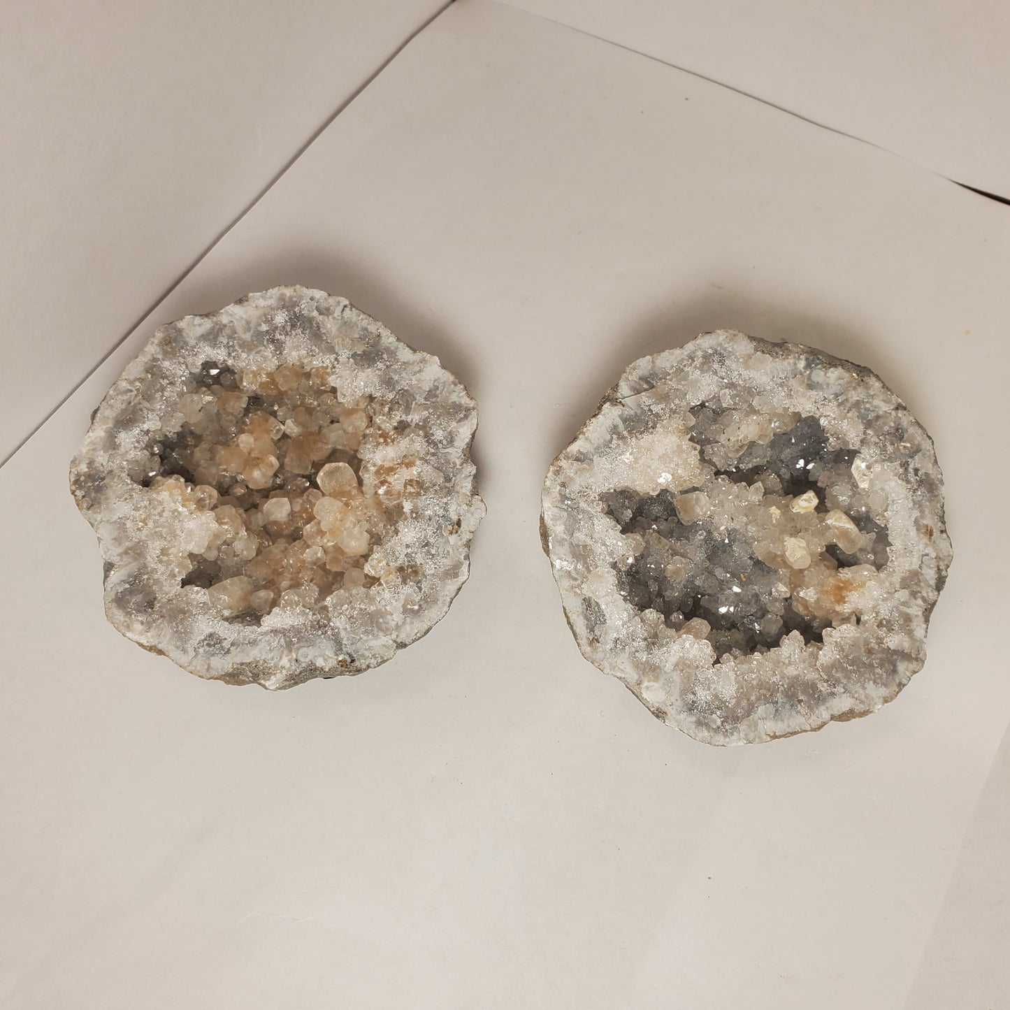 FABULOUS KEOKUK GEODE SET FULL OF CALCITE