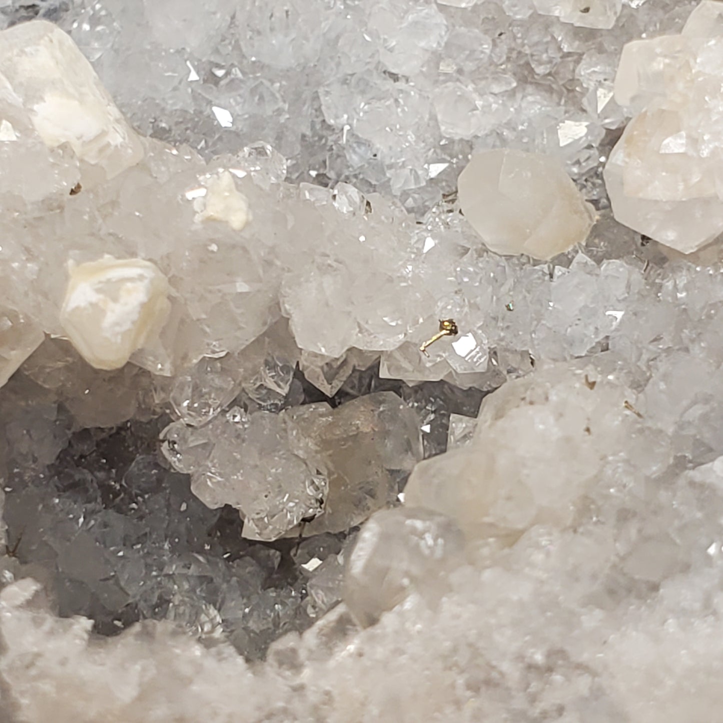 FABULOUS KEOKUK GEODE SET FULL OF CALCITE